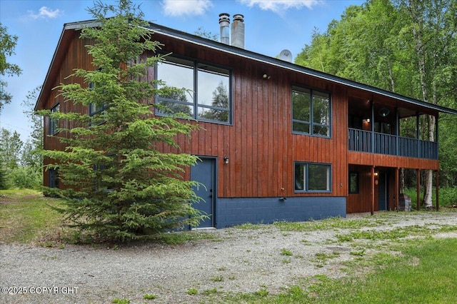 3291 N Edgewater Dr, Wasilla, AK 99623 - view of front facade with a balcony