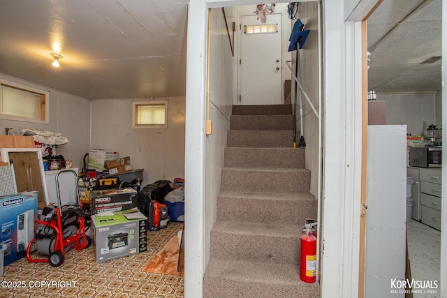 203 S Cobb St, Palmer, AK 99645 - view of staircase