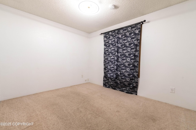 3237 Lincoln Ct, Ketchikan, AK 99901 - carpeted spare room with a smoke detector