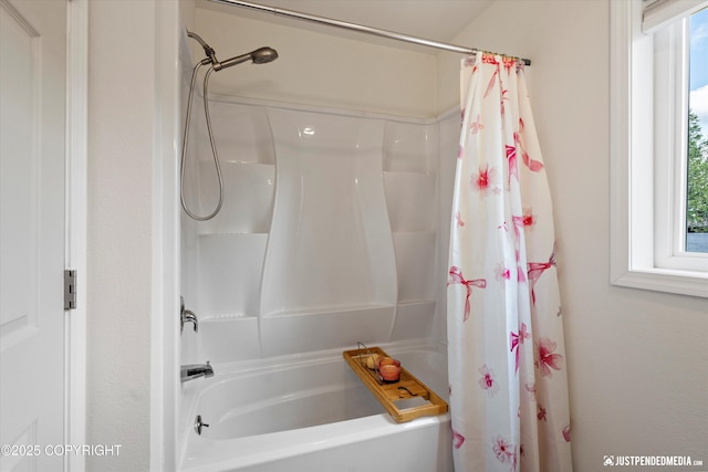 8410 E 20th Ave, Anchorage, AK 99504 - full bath with shower / bath combo