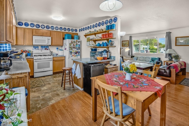 2541 Lyvona Ln, Anchorage, AK 99502 - photo 14