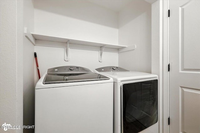 1250 W Josselin Ln, Palmer, AK 99645 - laundry area featuring washing machine and dryer
