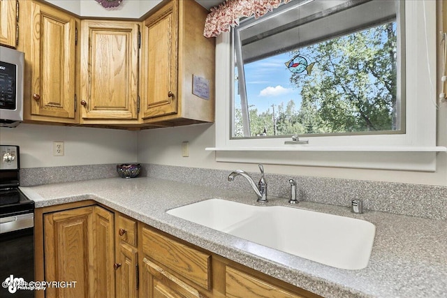 7713 Honeysuckle Dr, Anchorage, AK 99502 - photo 9
