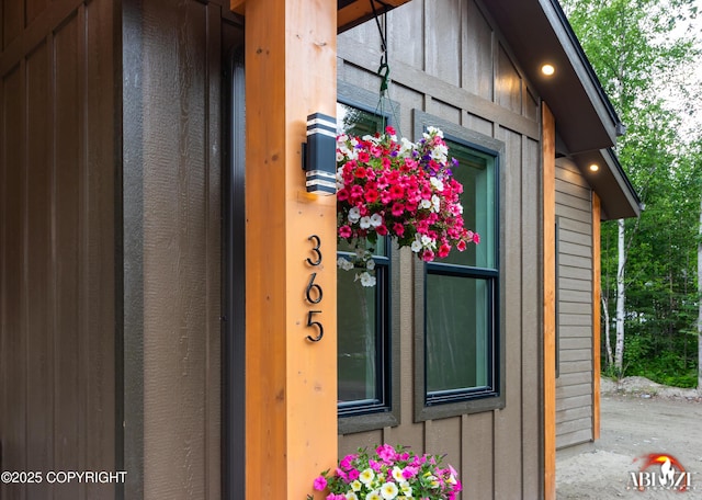 365 W Crestwood Ave, Wasilla, AK 99654 - entrance to property