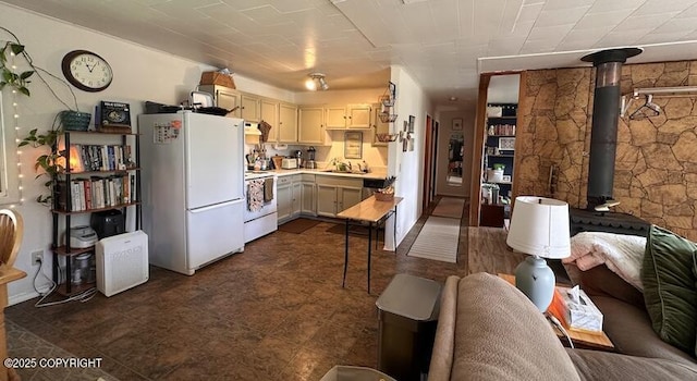 345 Lynnvue Dr, Haines, AK 99827 - photo 5