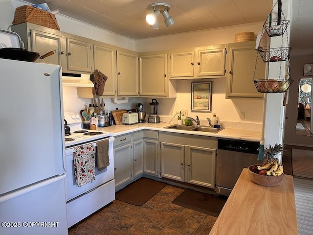 345 Lynnvue Dr, Haines, AK 99827 - photo 6