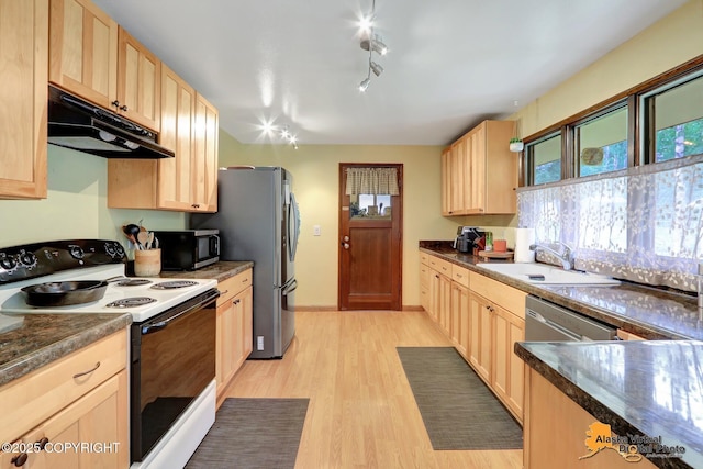 17206 Foothill Ave, Eagle River, AK 99577 - photo 13