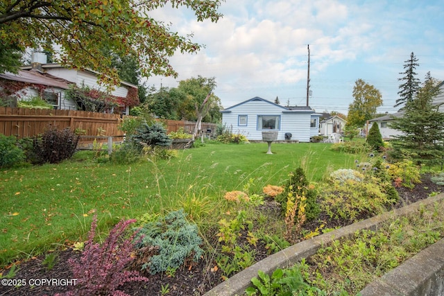 318 W 10th Ave, Anchorage, AK 99501 - view of yard