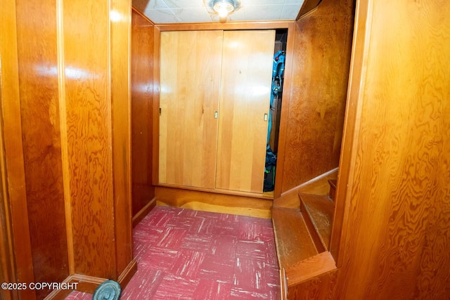 318 W 10th Ave, Anchorage, AK 99501 - hall featuring baseboards