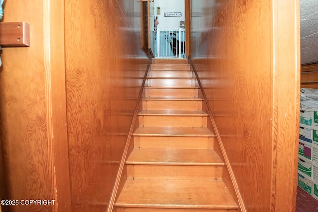 318 W 10th Ave, Anchorage, AK 99501 - view of stairway