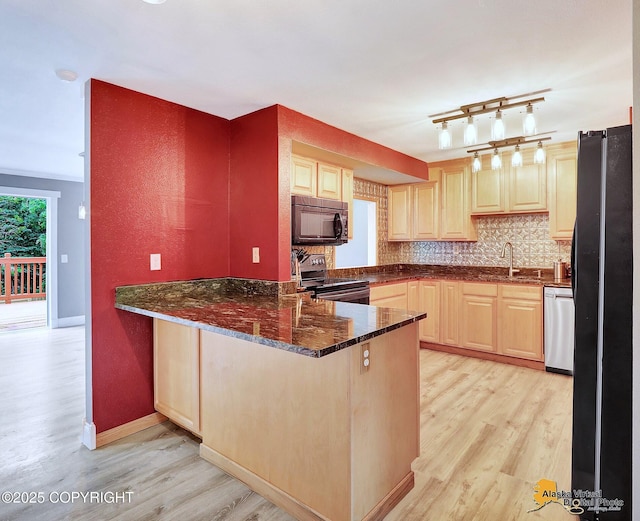 4212 Kingston Dr, Anchorage, AK 99504 - photo 14