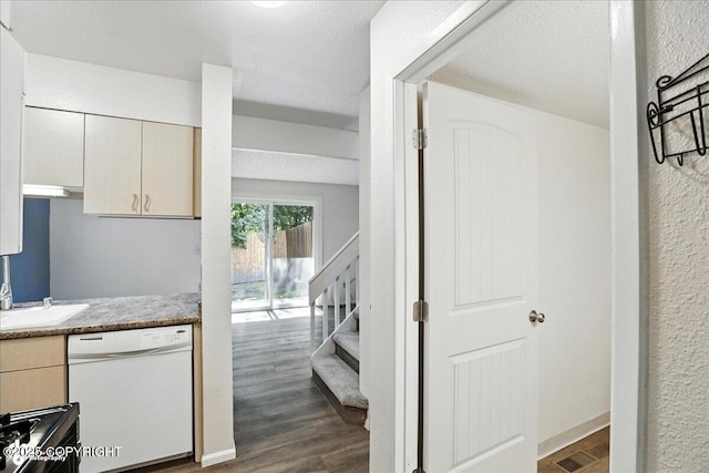 7641 Lumbis Ave # 107, Anchorage, AK 99518 - photo 4