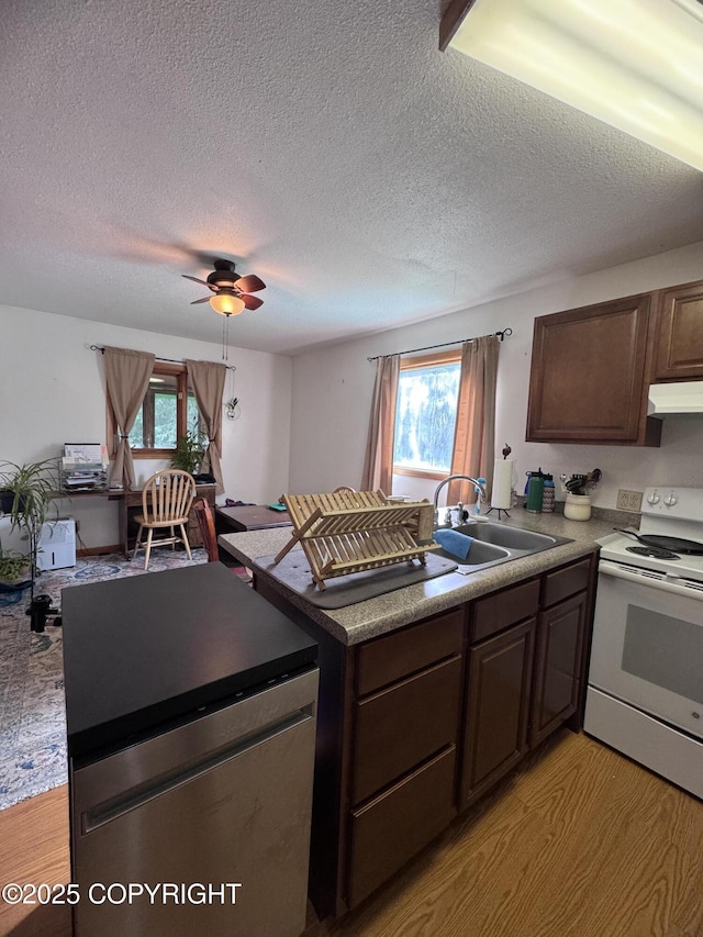 12492 Camelot Dr, Seward, AK 99664 - photo 17
