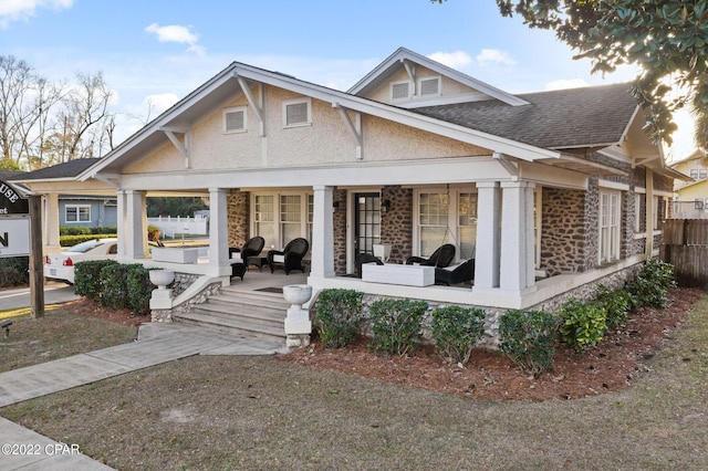 view of front facade featuring a porch