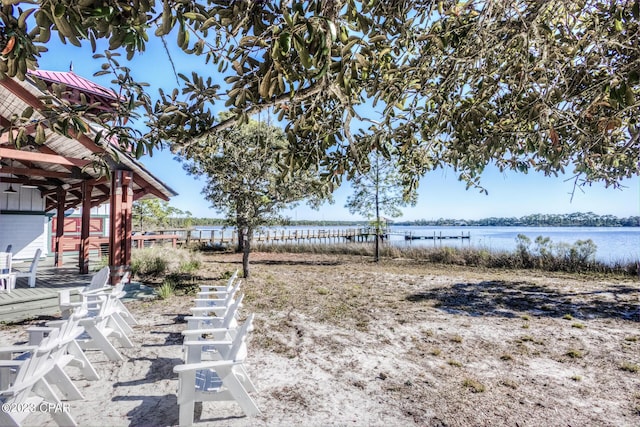 view of yard featuring a water view