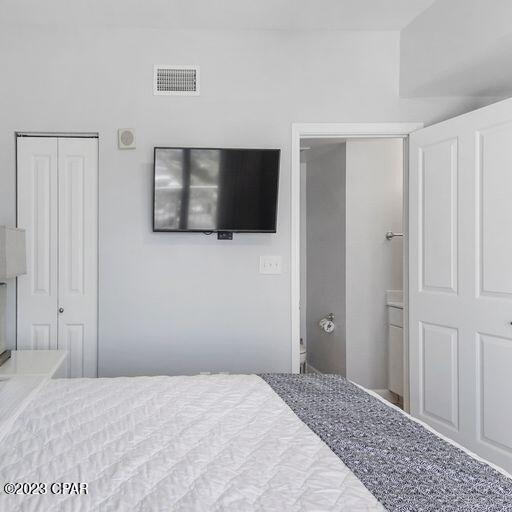 bedroom with carpet flooring