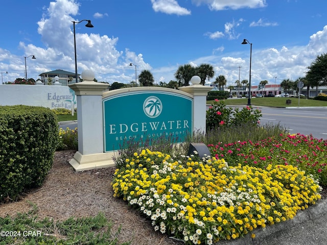 view of community / neighborhood sign