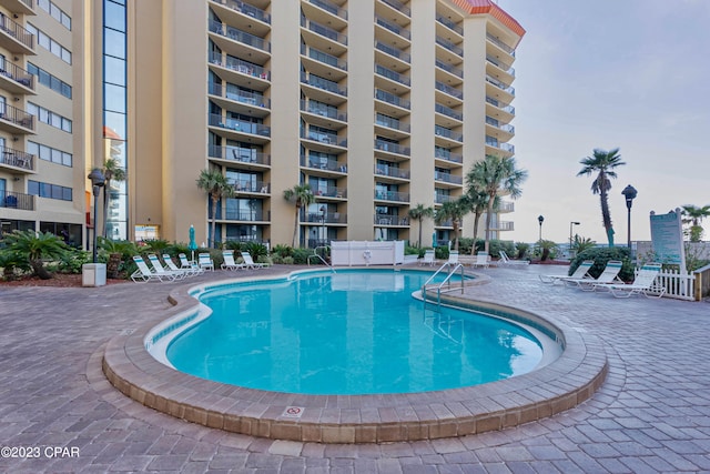 view of swimming pool