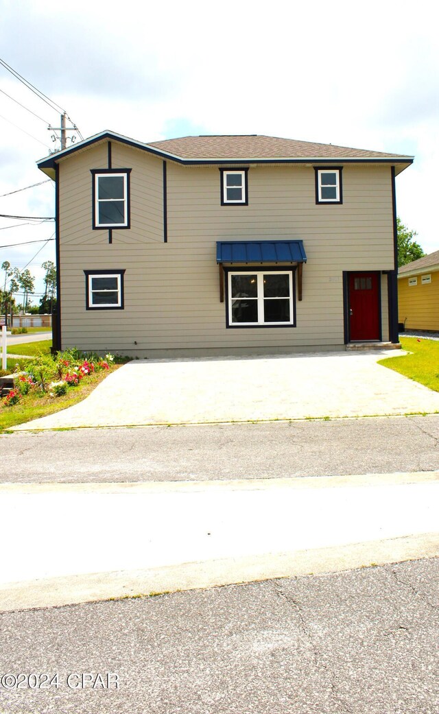 view of front facade