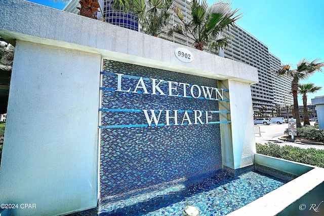 view of community / neighborhood sign