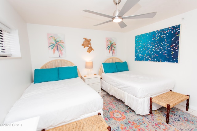 bedroom featuring ceiling fan