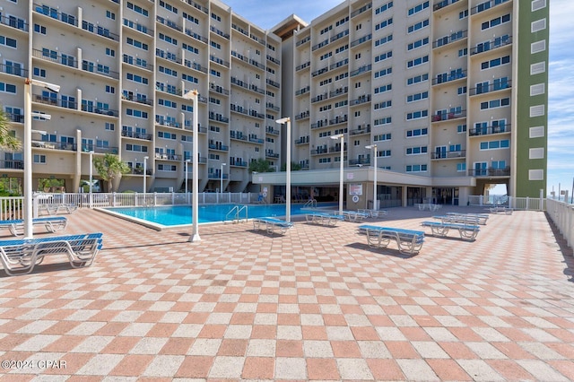 view of swimming pool