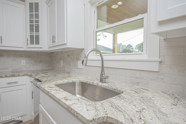 unfurnished bedroom featuring hardwood / wood-style floors, ceiling fan, and ornamental molding