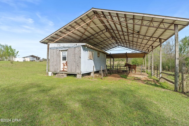 exterior space featuring a yard