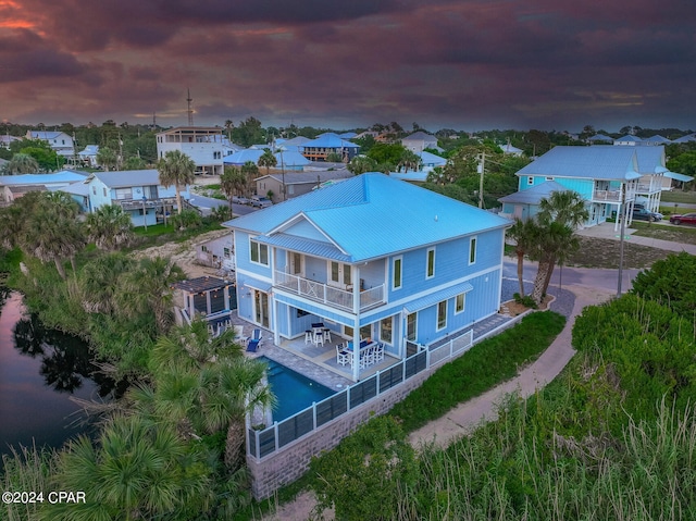 view of aerial view at dusk