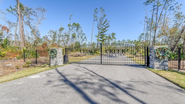 Listing photo 2 for 4131 Cedar Creek Dr, Panama City FL 32409