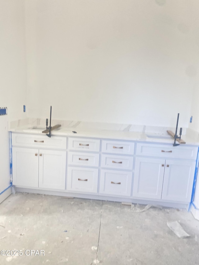610 Shady Oaks Ln, Lynn Haven, FL 32444 - bathroom featuring double vanity