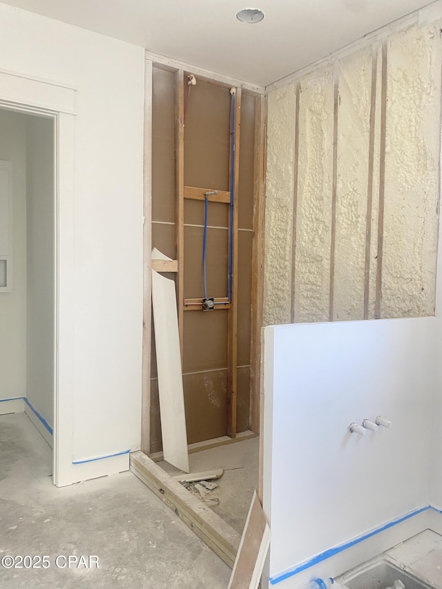 610 Shady Oaks Ln, Lynn Haven, FL 32444 - view of bathroom