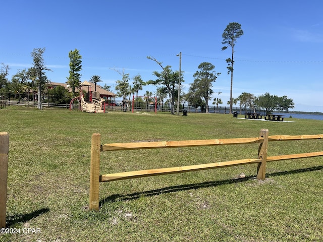 610 Shady Oaks Ln, Lynn Haven, FL 32444 - view of yard
