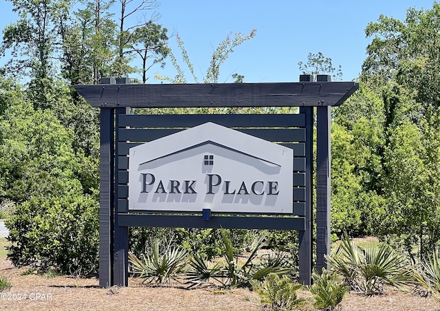 view of community / neighborhood sign