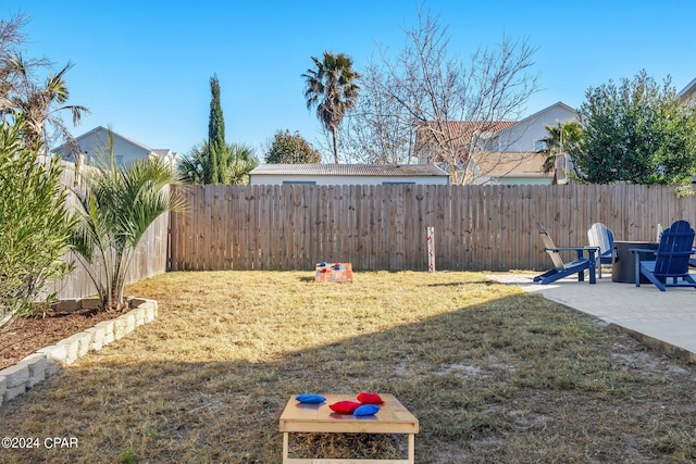 view of yard featuring a patio area