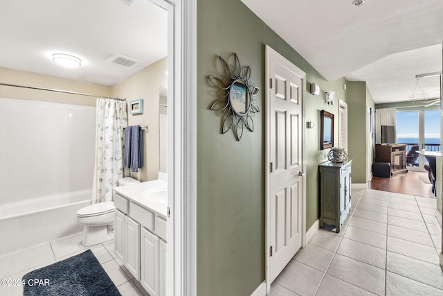 corridor with light hardwood / wood-style floors