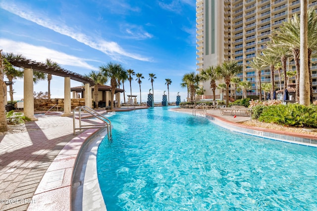 view of swimming pool