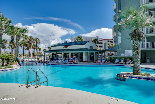 view of swimming pool