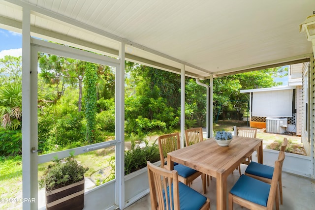 sunroom featuring a healthy amount of sunlight