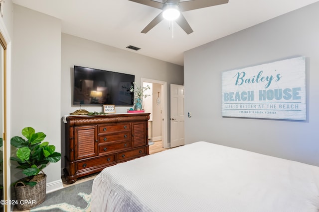 bedroom with ceiling fan