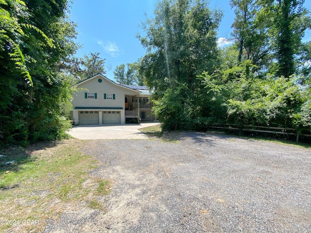 view of front facade with a garage