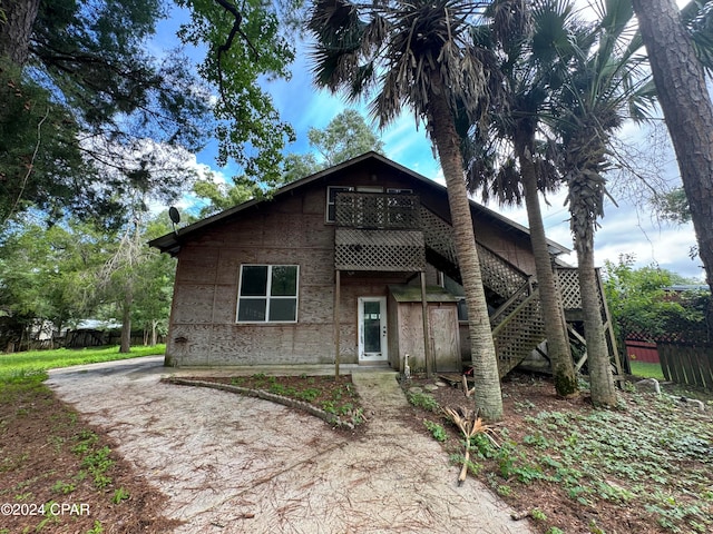 view of front of property