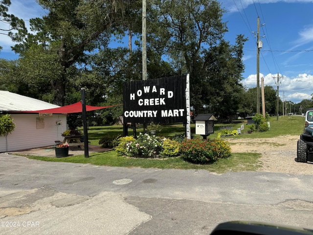 view of community / neighborhood sign