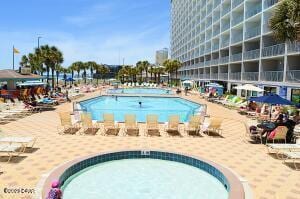 view of swimming pool