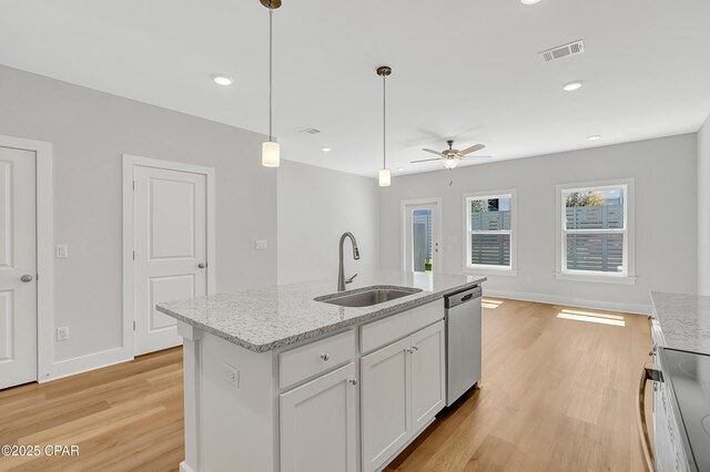 living room featuring wood-type flooring, ceiling fan, and crown molding