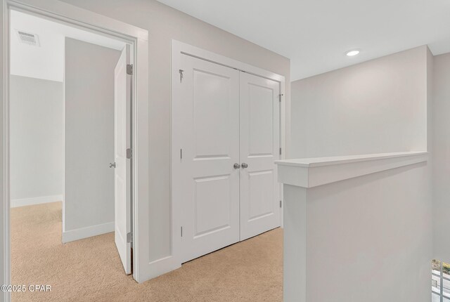 dining space featuring ceiling fan, light hardwood / wood-style flooring, and ornamental molding