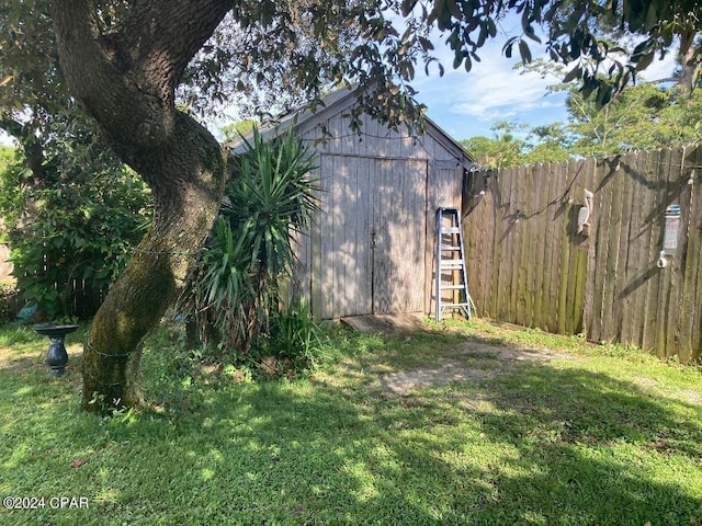 exterior space featuring a yard