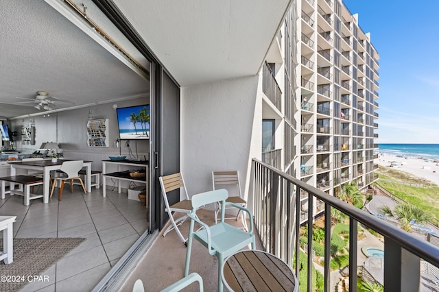 balcony with ceiling fan