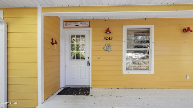 view of property entrance