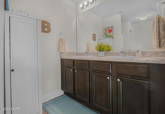 bathroom with vanity